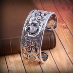 Sterling Silver 925 Vintage Rainbow Moonstone Motif Carving Cuff Bracelet