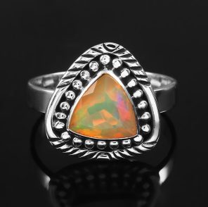 Ethiopian Opal Southwest Style 925 Sterling Silver Ring (REXT64-23)
