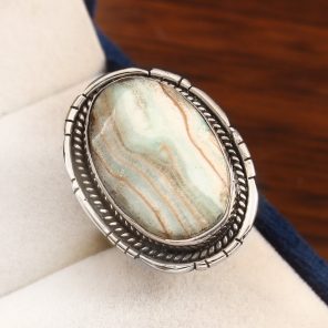 Green Argonite Ring Size US 7Â½ 925 Sterling Silver (REXT73-77)