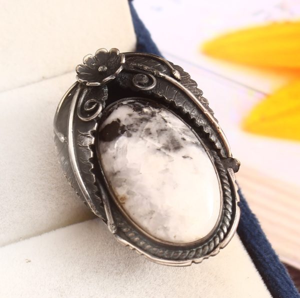 Antique White Buffalo Turquoise Ring Size US 6Â½ 925 Sterling Silver (RS8-365)