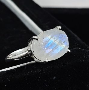 Rainbow Moonstone Claw Set 925 Sterling Silver Ring (RS14-158)