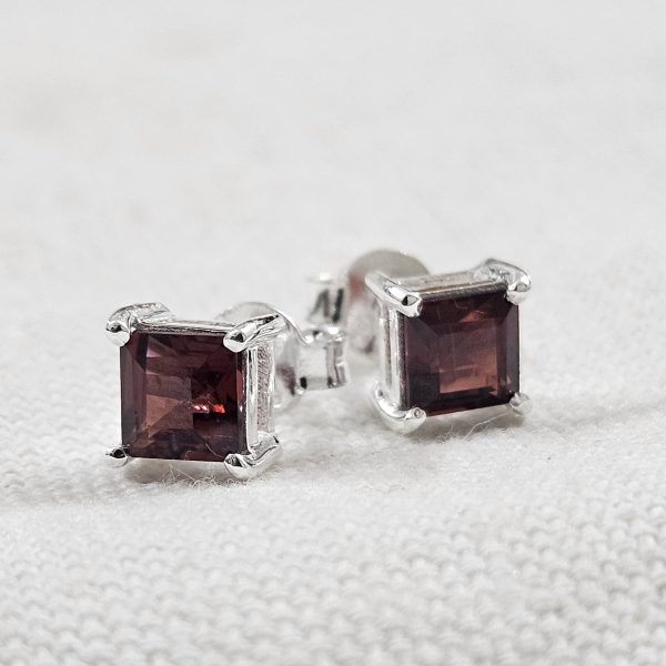 Garnet Square 925 Silver Stud Earring (RS102-7)