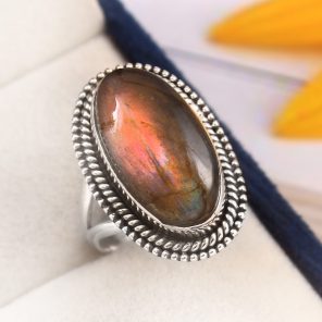 Purple Labradorite Ring Size US 7 Sterling Silver 925 (RS110-93)