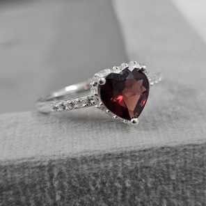 Heart Garnet & White Topaz 925 Sterling Silver Ring ( RSEXT65-9)