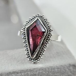 Rose Cut Garnet 925 Silver Ring (REXT61-2)