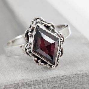 Rose Cut Garnet 925 Silver Ring (REXT61-14)