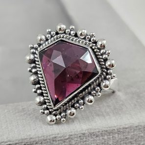 Rose Cut Garnet 925 Silver Ring (REXT61-22)