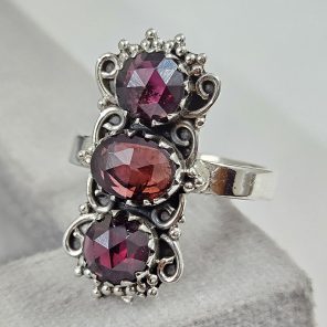 Rose Cut Garnet 925 Silver Ring (REXT61-10)