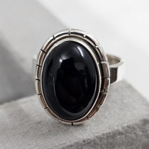 Black Onyx 925 Sterling Silver Ring (REXT62-37)