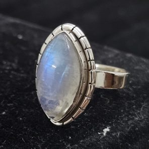 Rainbow Moonstone 925 Sterling Silver Ring (REXT62-92)