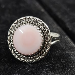 Pink Queen Conch Shell Southwest Style 925 Sterling Silver Ring (REXT3-7)