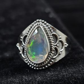 Ethiopian Opal Cut Gemstone 925 Sterling Silver Ring (RS32-98)