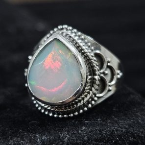 Ethiopian Opal Cut Gemstone 925 Sterling Silver Ring (RS32-97)