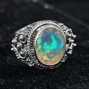 Ethiopian Opal Cut Gemstone 925 Sterling Silver Ring (RS32-82)
