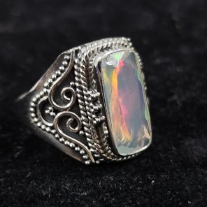 Ethiopian Opal Cut Gemstone 925 Sterling Silver Ring (RS32-92)