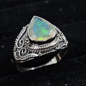 Ethiopian Opal Cut Gemstone 925 Sterling Silver Ring (RS32-91)