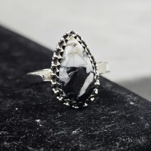 White Buffalo Turquoise 925 Sterling Silver Ring (REXT17-5)