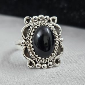 Black Onyx Southwest Style 925 Sterling Silver Ring (REXT58-5)