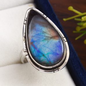 Purple labradorite Size US 8 925 Sterling Silver Ring (RS10-247)