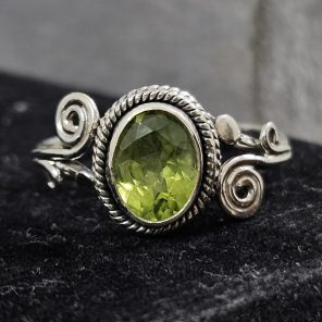 Dainty Peridot 925 Sterling Silver Ring (RS30-200)