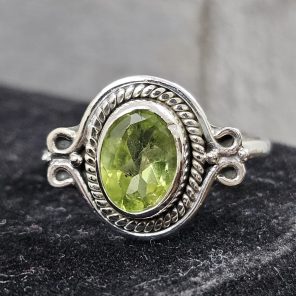 Dainty Peridot 925 Sterling Silver Ring (RS30-172)
