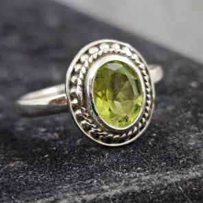 Dainty Peridot 925 Sterling Silver Ring (RS30-191)