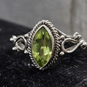 Dainty Peridot 925 Sterling Silver Ring (RS30-188)