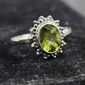Dainty Peridot 925 Sterling Silver Ring (RS30-181)