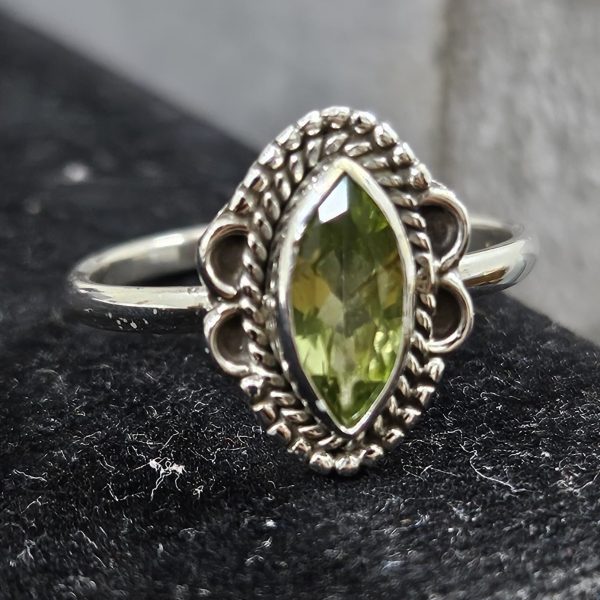 Dainty Peridot 925 Sterling Silver Ring (RS30-174)