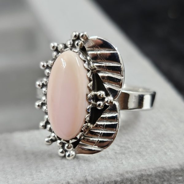 Pink Queen Conch Shell Southwest Style 925 Sterling Silver Ring (REXT1-2) - Image 2