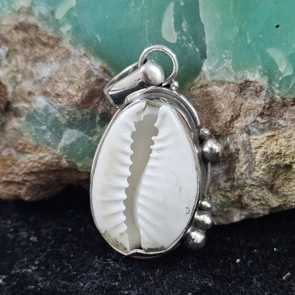 Cowry Shell 925 Sterling Silver Pendant (RS51-94)