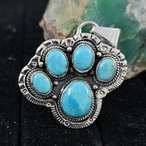Mohave Turquoise Dog Paw 925 Sterling Silver Pendant (RS66-44)