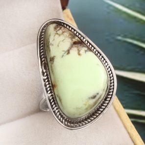 Mint Chrysoprase Size US 12 925 Sterling Silver Ring (REXT71-27)