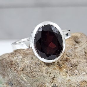 Garnet 925 Sterling Silver Ring (REXT56-148)
