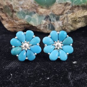 Kingman Turquoise Flower Cluster 925 Sterling Silver Stud Earring (REXT49-304)