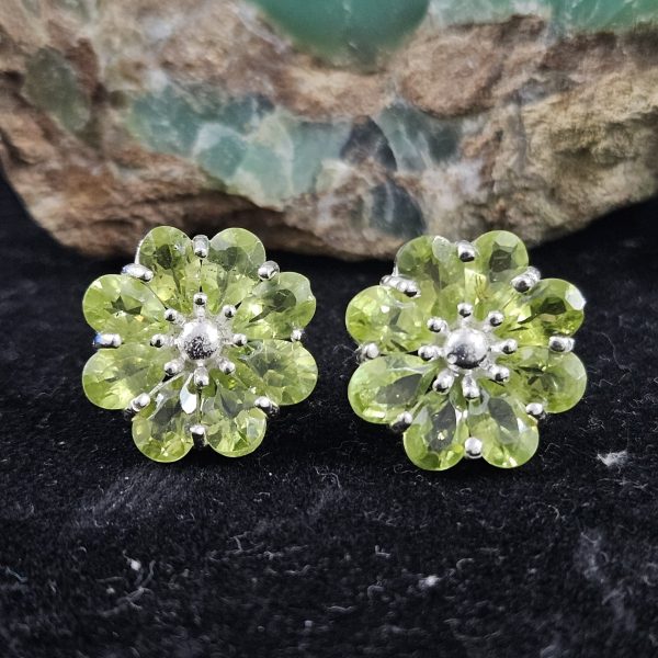 Peridot Flower Cluster 925 Sterling Silver Stud Earring (REXT49-305)