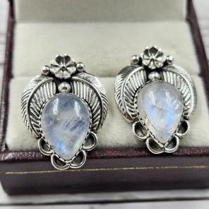 Rainbow Moonstone 925 Sterling Silver Southwest Stud Earring (REXT29-279)