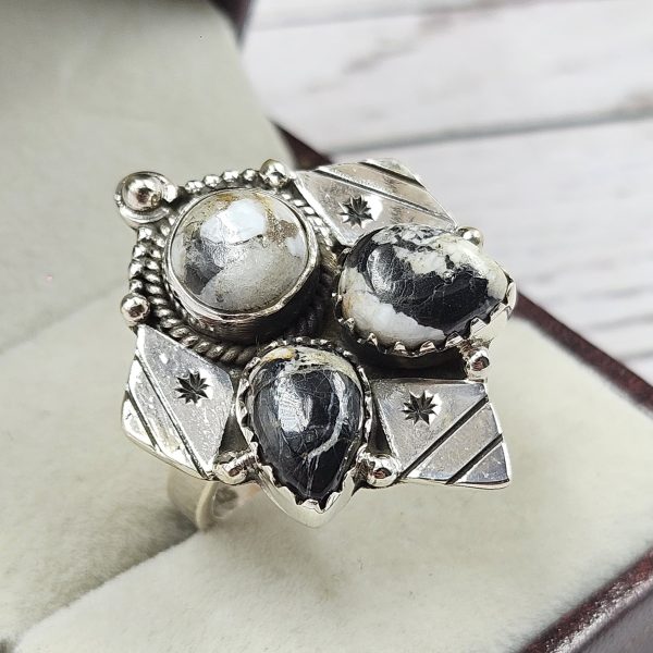 White Buffalo Turquoise Southwest 925 Silver Ring (REXT71-60) - Image 2