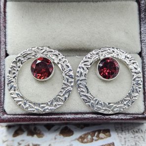 Garnet 925 Sterling Silver Stud Earring (REXT96-10)