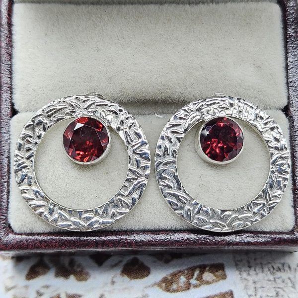 Garnet 925 Sterling Silver Stud Earring (REXT96-10)