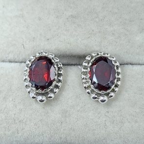 Garnet 925 Sterling Silver Stud Earring (REXT96-13)