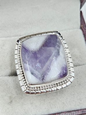 Chevron Amethyst Size US 7 925 Sterling Silver Ring (REXT94-33)