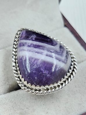 Chevron Amethyst Size US 7 925 Sterling Silver Ring (REXT94-36)