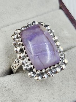 Chevron Amethyst Size US 7 925 Sterling Silver Ring (REXT94-38)