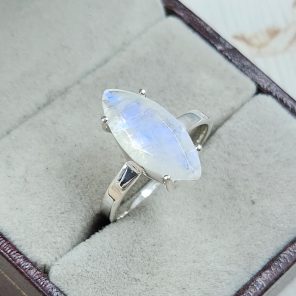 Rainbow Moonstone 925 Sterling Silver Ring (REXT27-318)