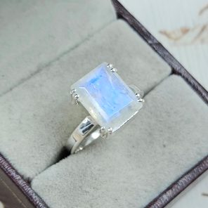 Rainbow Moonstone 925 Sterling Silver Ring (REXT27-319)