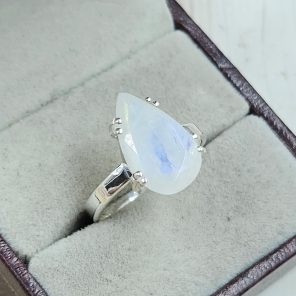 Rainbow Moonstone 925 Sterling Silver Ring (REXT27-320)
