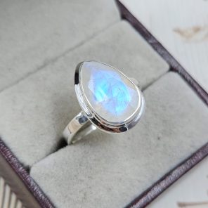Rainbow Moonstone 925 Sterling Silver Ring (REXT27-322)
