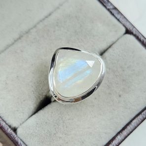 Rainbow Moonstone 925 Sterling Silver Ring (REXT27-326)