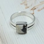 White Buffalo Turquoise 925 Sterling Silver Ring (REXT28-253)